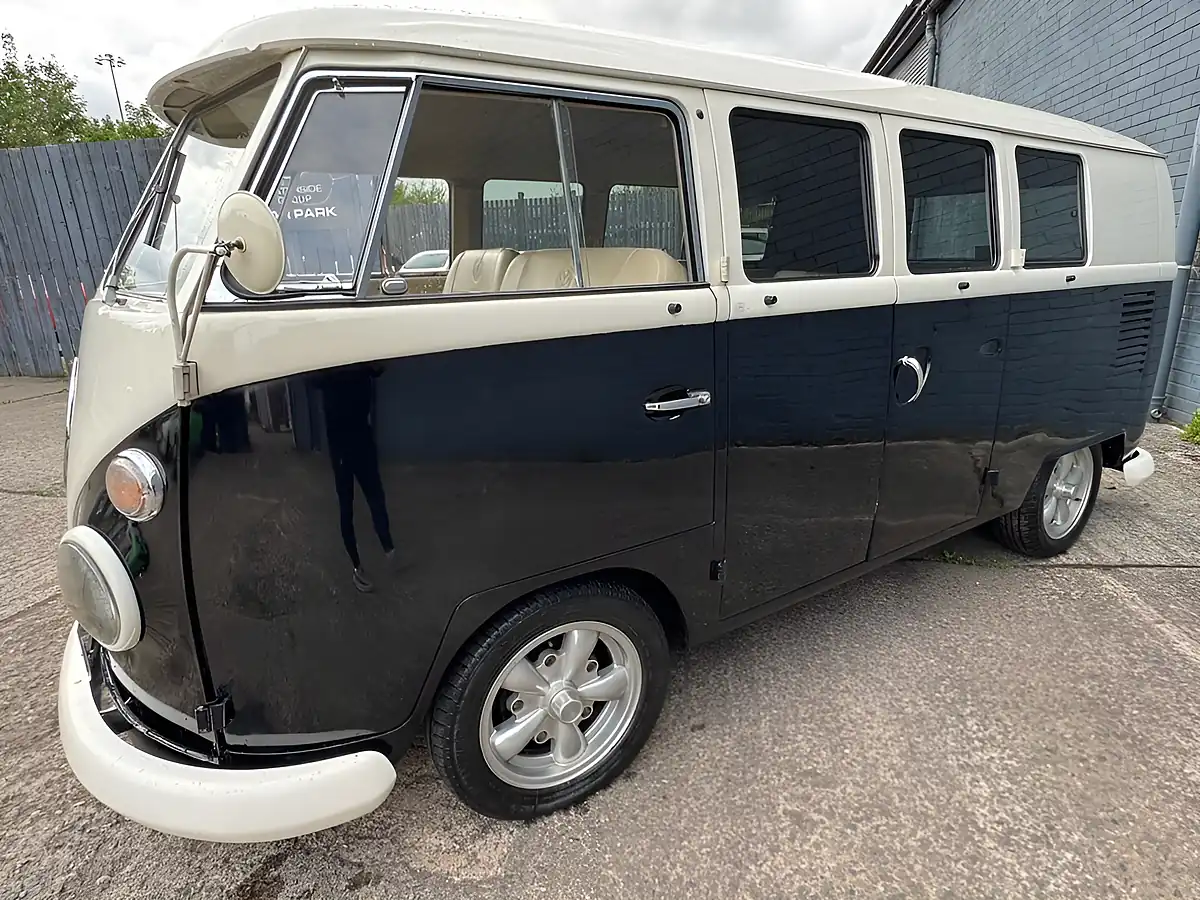 Used 1967 Volkswagen T1 Splitscreen Camper Black - Interior and Exterior details 10
