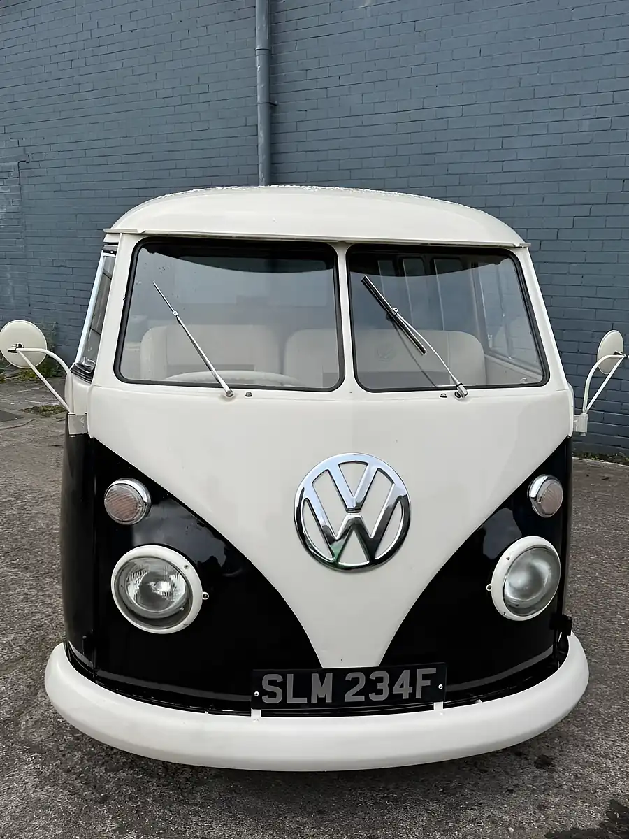 Used 1967 Volkswagen T1 Splitscreen Camper Black - Interior and Exterior details 3