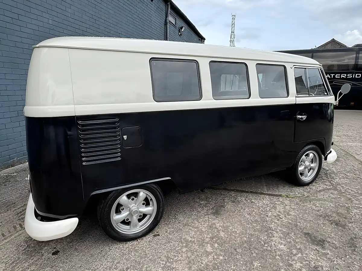 Used 1967 Volkswagen T1 Splitscreen Camper Black - Interior and Exterior details 4