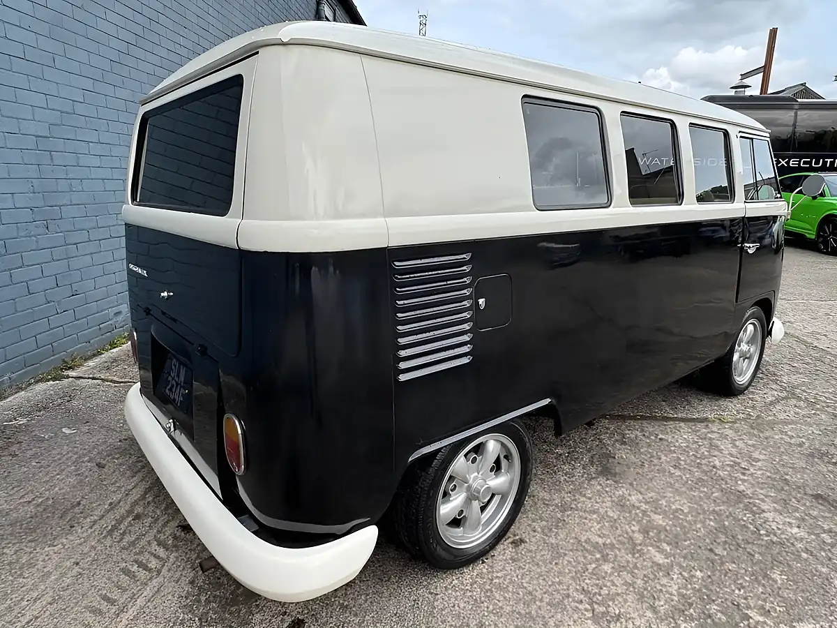 Used 1967 Volkswagen T1 Splitscreen Camper Black - Interior and Exterior details 5