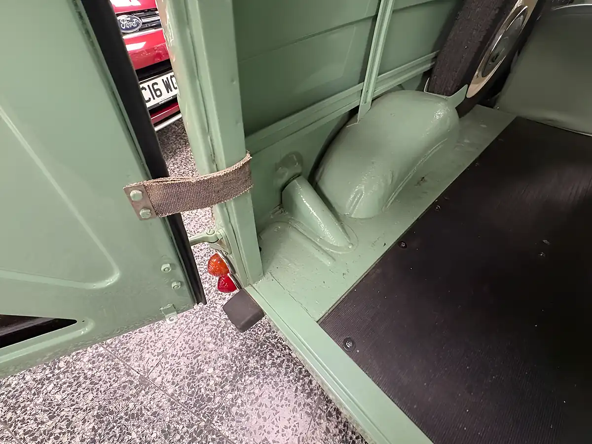 Used 1968 Austin 6cwt Van Green - Interior and Exterior details 13