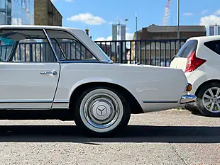 Used 1968 Mercedes 250 Sl - Interior and Exterior details 18