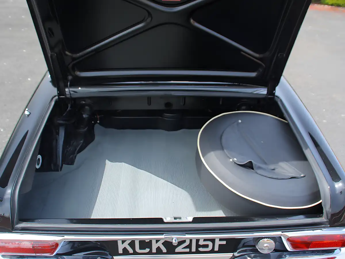 Used 1968 Mercedes-Benz 280SL Pagoda Black - Interior and Exterior details 15