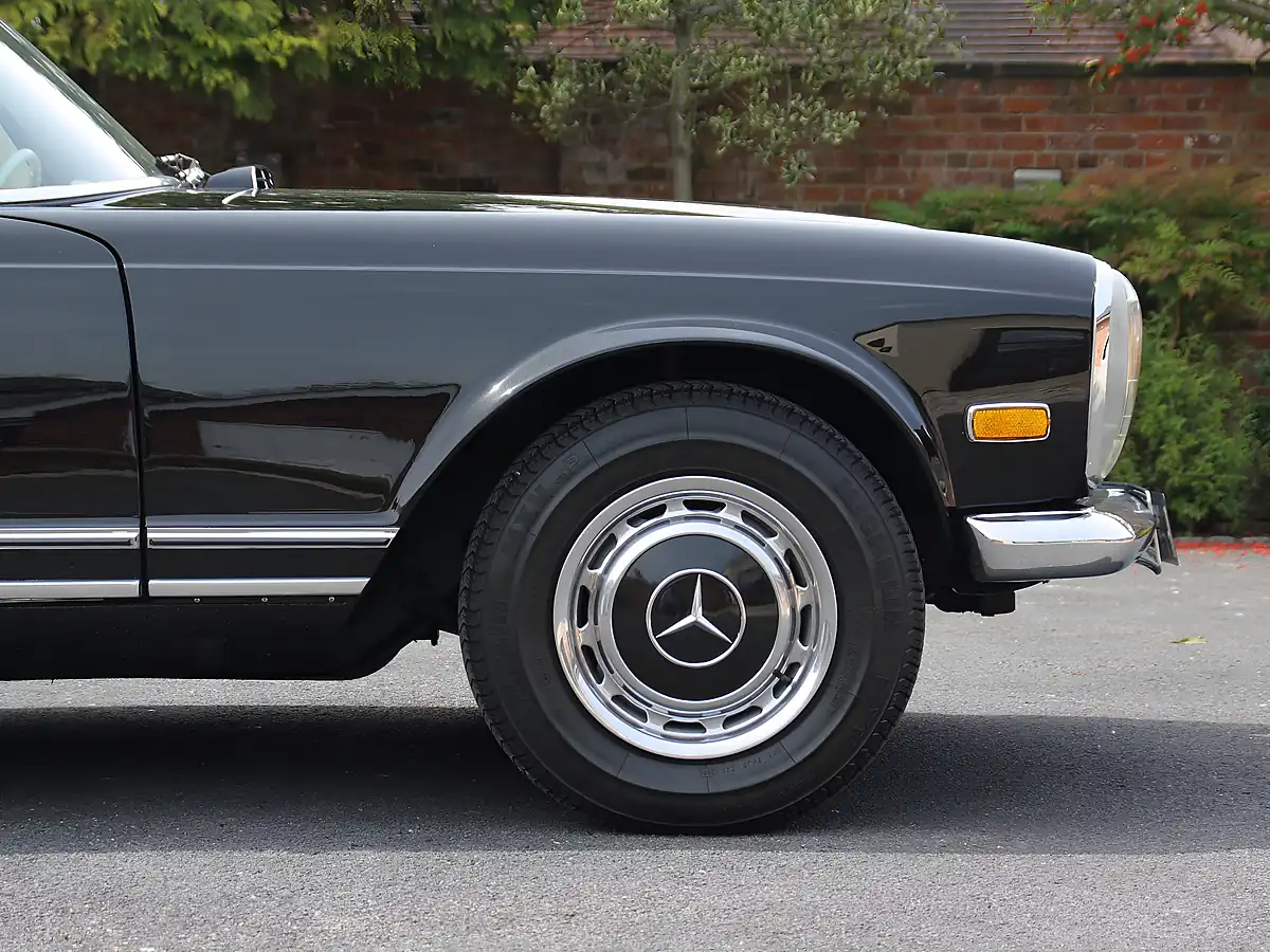 Used 1968 Mercedes-Benz 280SL Pagoda Black - Interior and Exterior details 6