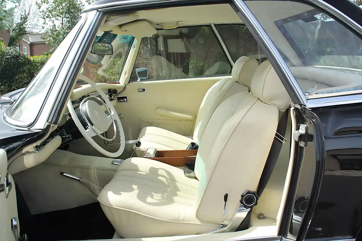 Used 1968 Mercedes-Benz 280SL Pagoda Black - Interior and Exterior details 10
