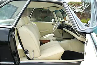 Used 1968 Mercedes-Benz 280SL Pagoda Black - Interior and Exterior details 11