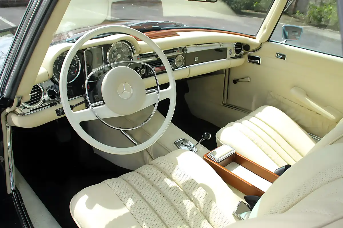 Used 1968 Mercedes-Benz 280SL Pagoda Black - Interior and Exterior details 12