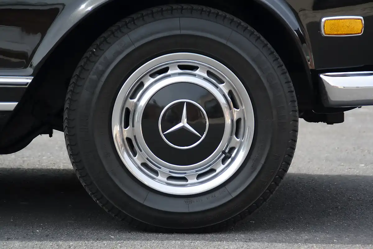 Used 1968 Mercedes-Benz 280SL Pagoda Black - Interior and Exterior details 7