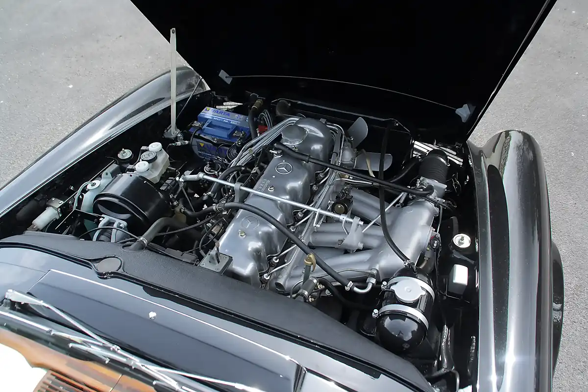 Used 1968 Mercedes-Benz 280SL Pagoda Black - Interior and Exterior details 8