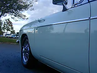Used 1968 MG Mgb Chrome Bumper Roadster White - Interior and Exterior details 12