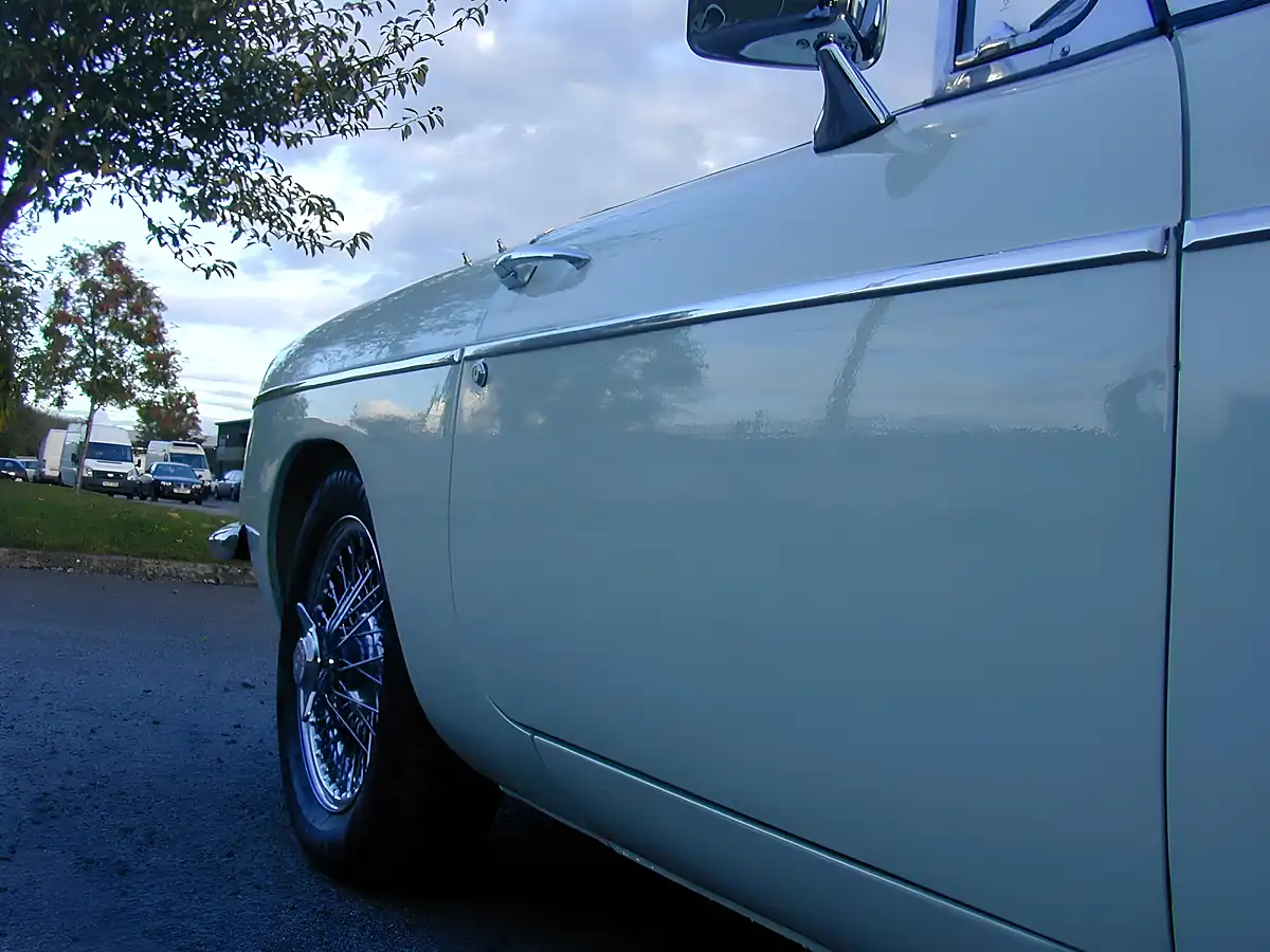 Used 1968 MG Mgb Chrome Bumper Roadster White - Interior and Exterior details 12
