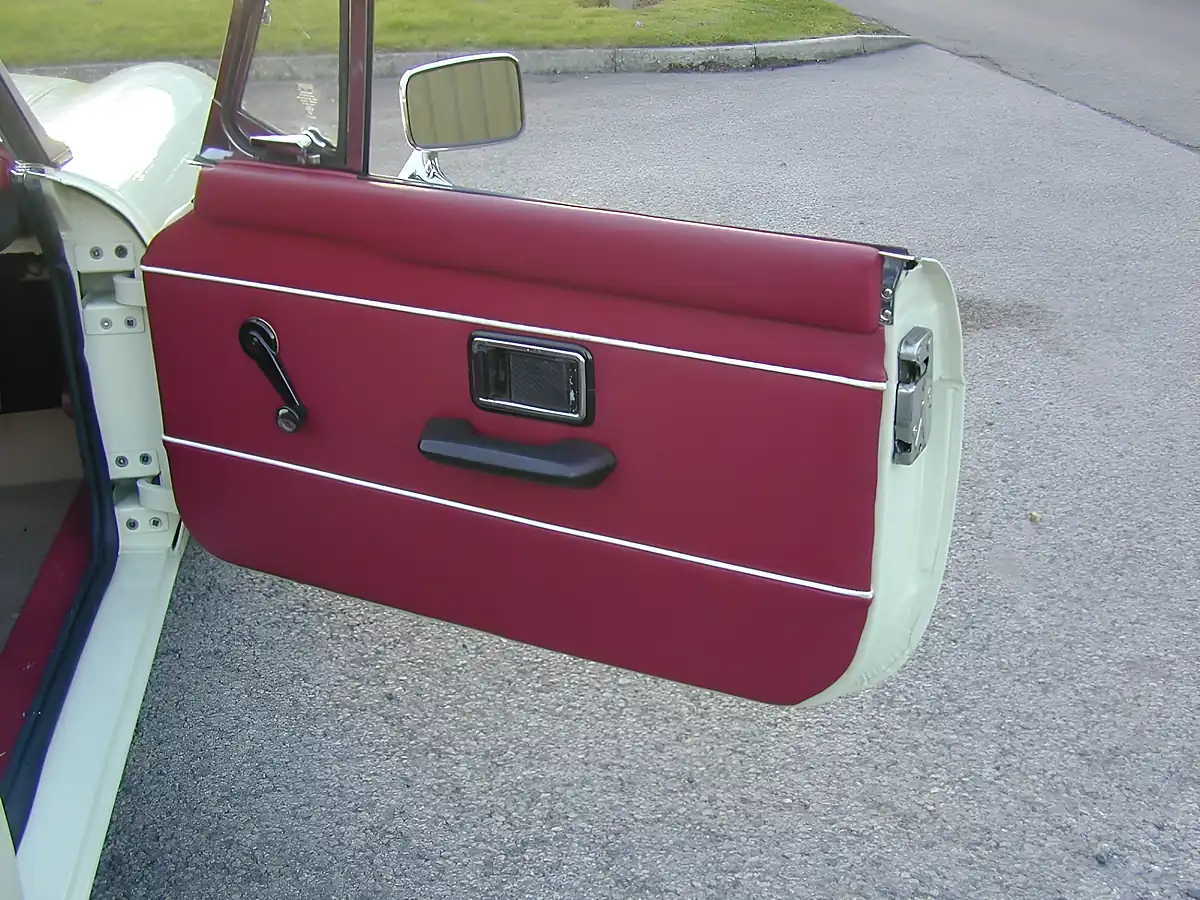 Used 1968 MG Mgb Chrome Bumper Roadster White - Interior and Exterior details 13