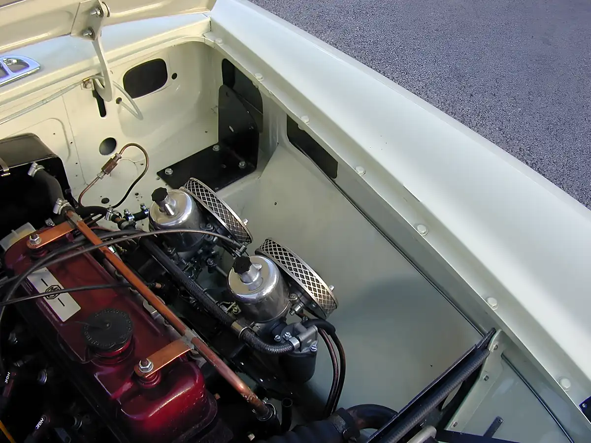 Used 1968 MG Mgb Chrome Bumper Roadster White - Interior and Exterior details 18