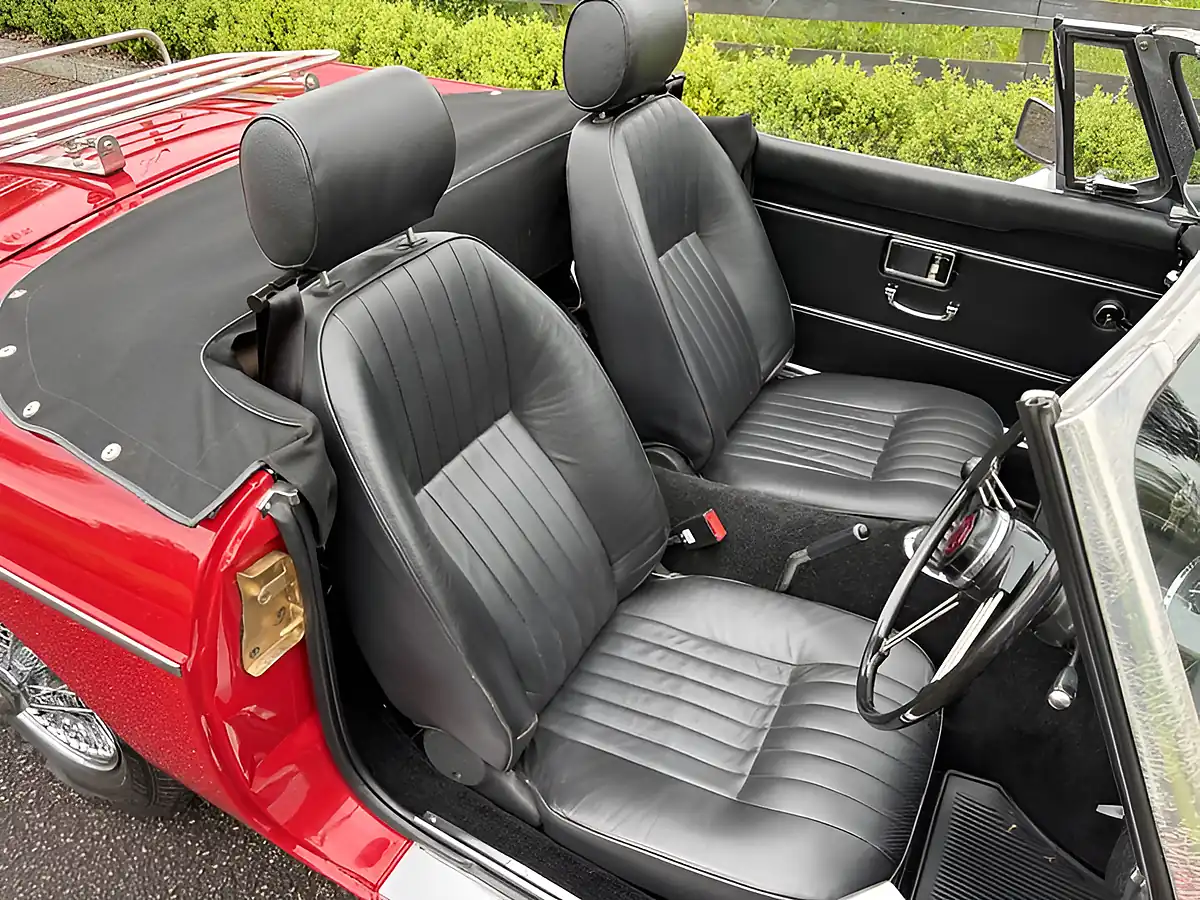 Used 1969 MG B Roadster Red - Interior and Exterior details 15