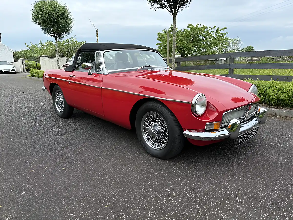 Used 1969 MG B Roadster Red - Interior and Exterior details 3