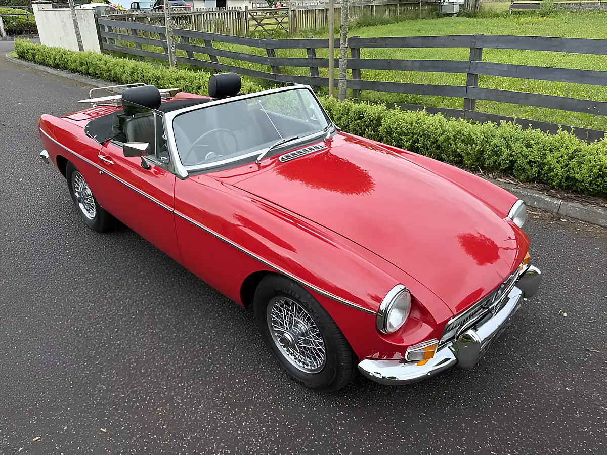 Used 1969 MG B Roadster Red - Interior and Exterior details 4