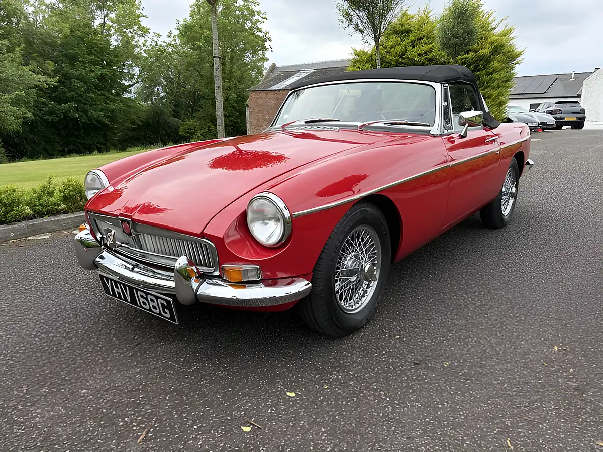 Used 1969 MG B Roadster Red - Interior and Exterior details 7