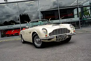 Used 1970 Aston Martin DB6 Mk Ii Volante Old English White - Interior and Exterior details 11