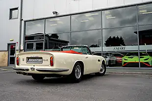 Used 1970 Aston Martin DB6 Mk Ii Volante Old English White - Interior and Exterior details 13