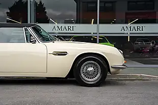 Used 1970 Aston Martin DB6 Mk Ii Volante Old English White - Interior and Exterior details 16