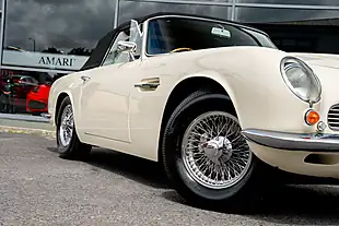Used 1970 Aston Martin DB6 Mk Ii Volante Old English White - Interior and Exterior details 17