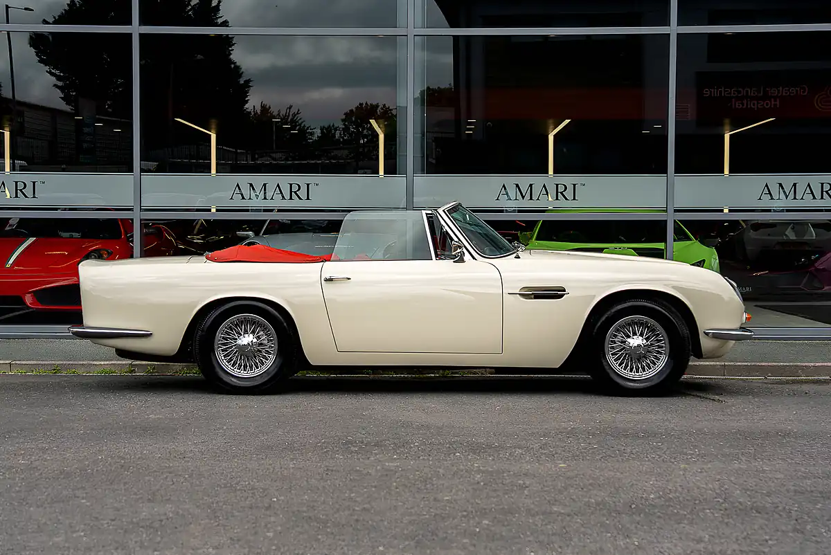 Used 1970 Aston Martin DB6 Mk Ii Volante Old English White - Interior and Exterior details 2