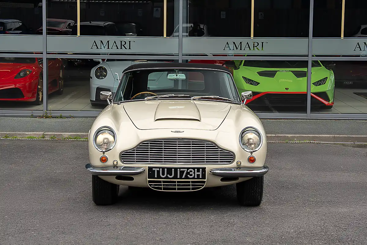 Used 1970 Aston Martin DB6 Mk Ii Volante Old English White - Interior and Exterior details 6