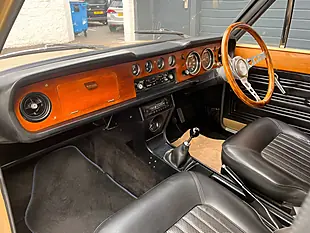Used 1970 Ford Cortina Mk2 Amber Gold - Interior and Exterior details 11