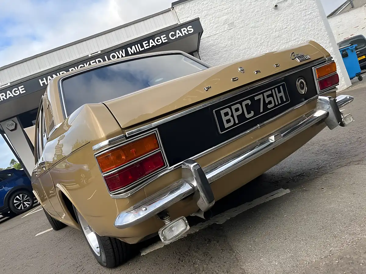 Used 1970 Ford Cortina Mk2 Amber Gold - Interior and Exterior details 13