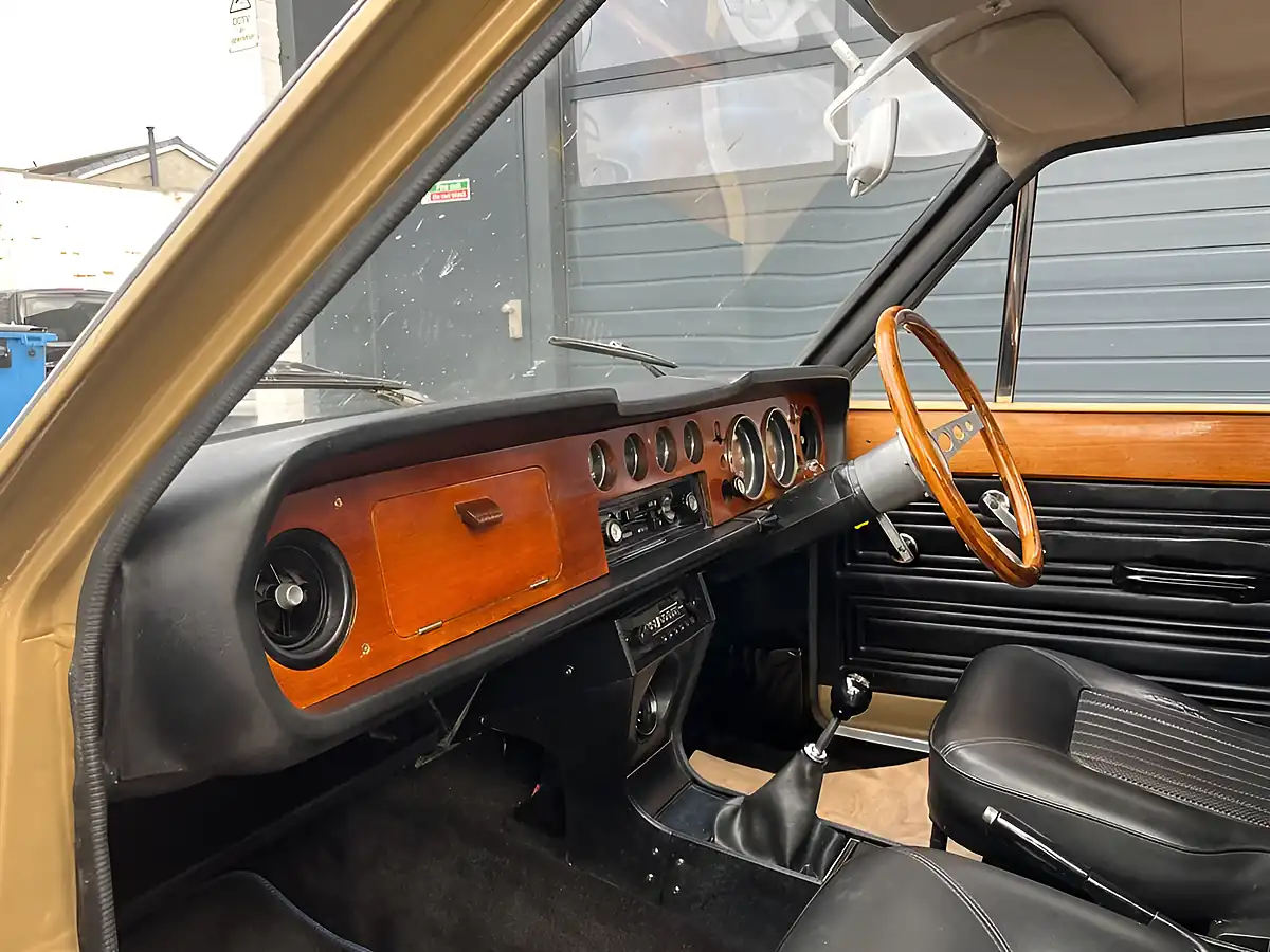 Used 1970 Ford Cortina Mk2 Amber Gold - Interior and Exterior details 14