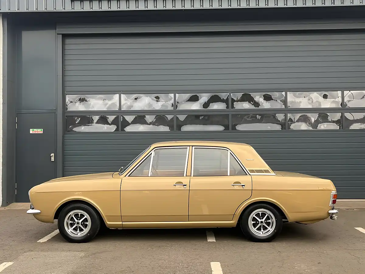 Used 1970 Ford Cortina Mk2 Amber Gold - Interior and Exterior details 2