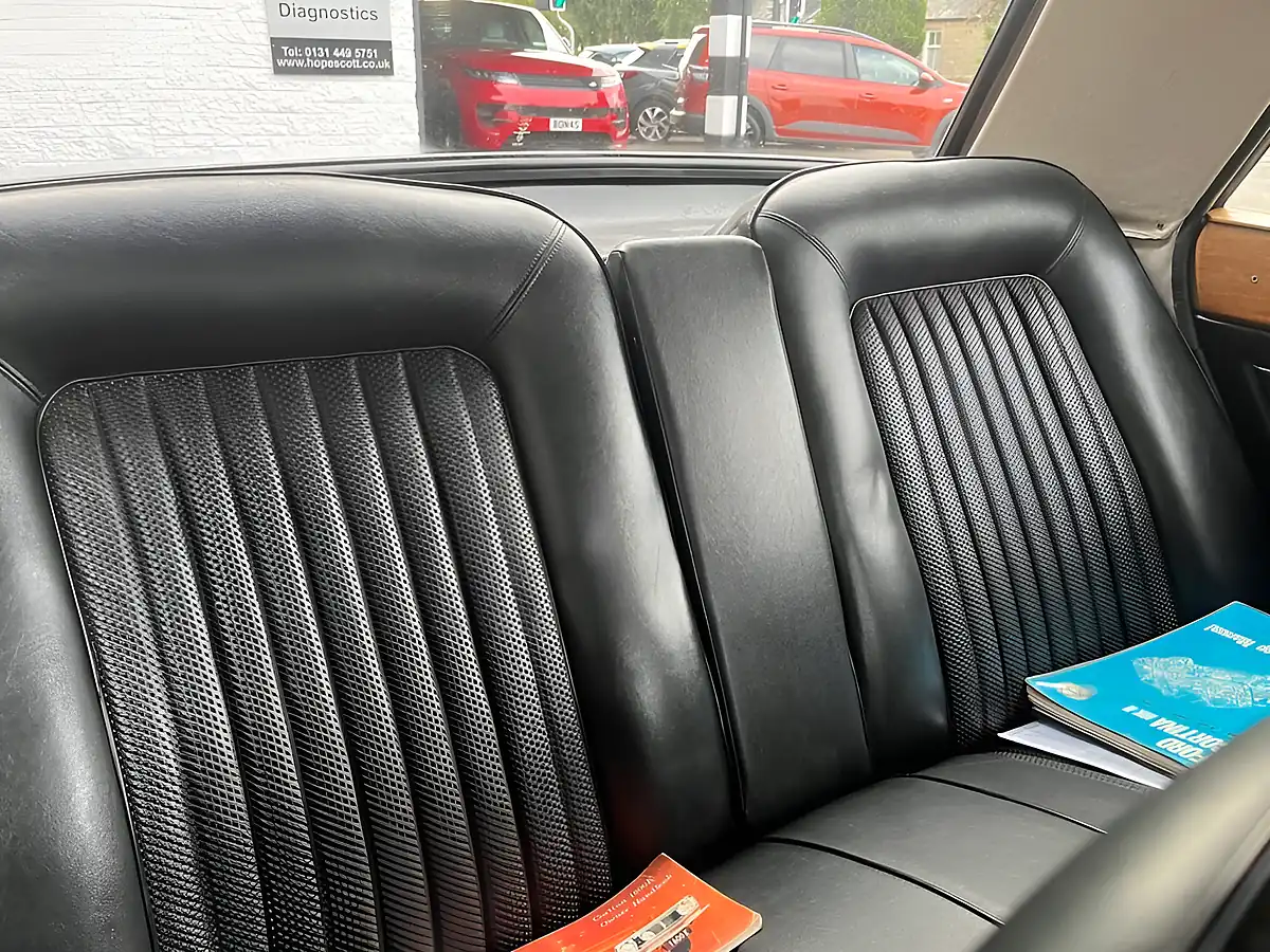Used 1970 Ford Cortina Mk2 Amber Gold - Interior and Exterior details 20