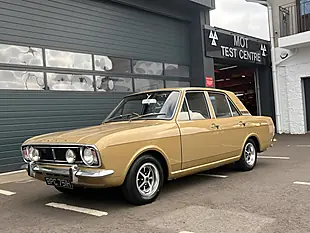 Used 1970 Ford Cortina Mk2 Amber Gold - Interior and Exterior details 6