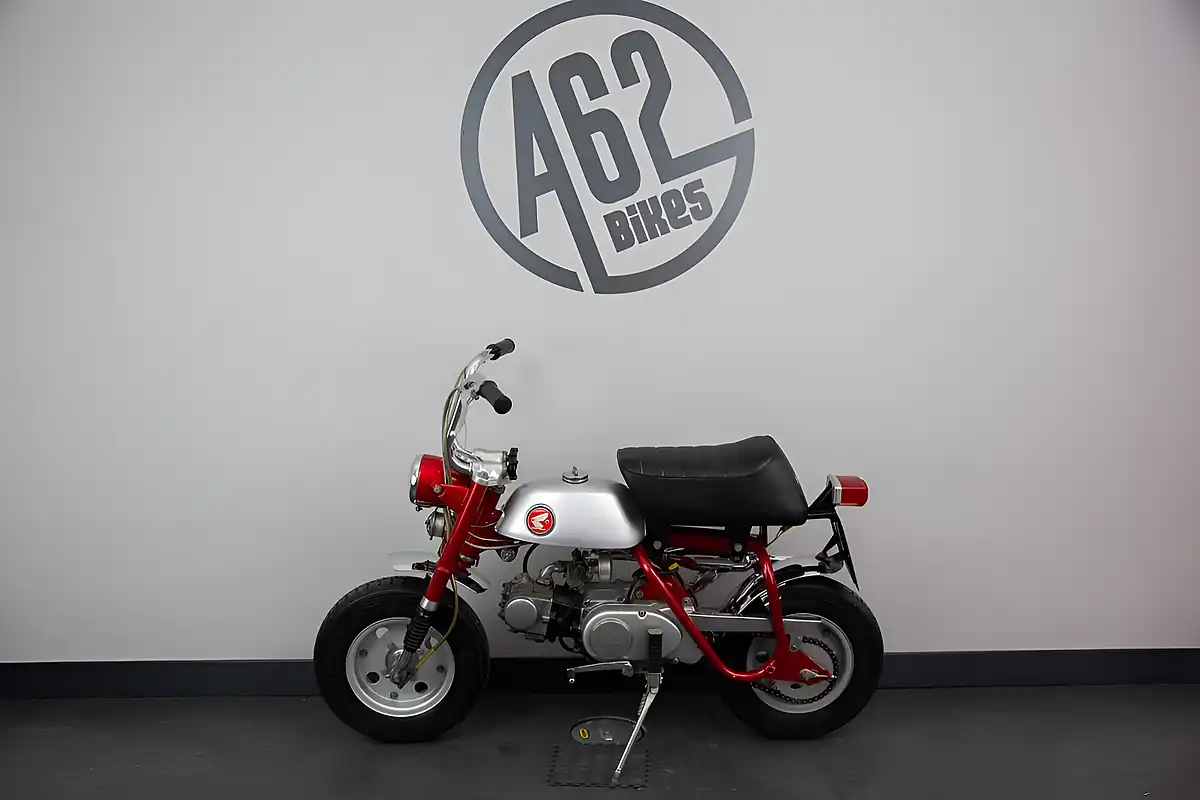 Used 1970 Honda Z50A Monkey Bike Silver - Interior and Exterior details 4
