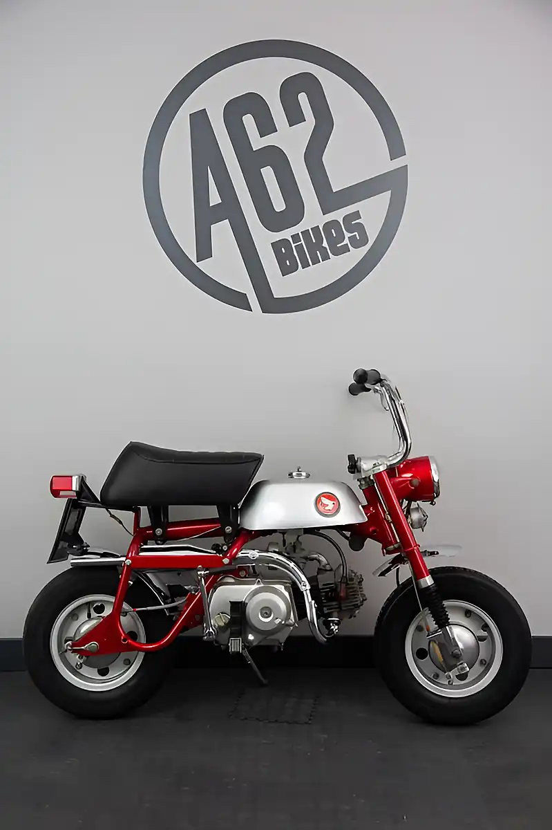 Used 1970 Honda Z50A Monkey Bike Silver - Interior and Exterior details 5