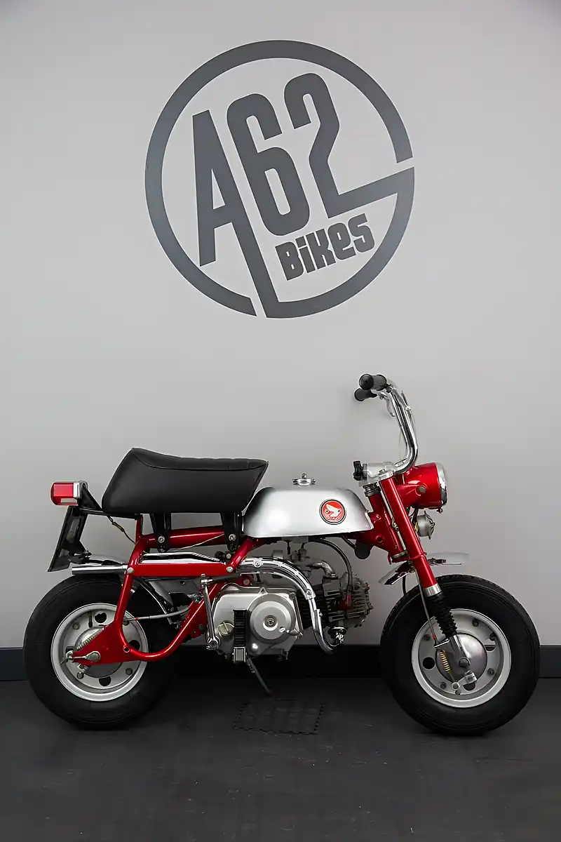 Used 1970 Honda Z50A Monkey Bike Silver - Interior and Exterior details 6