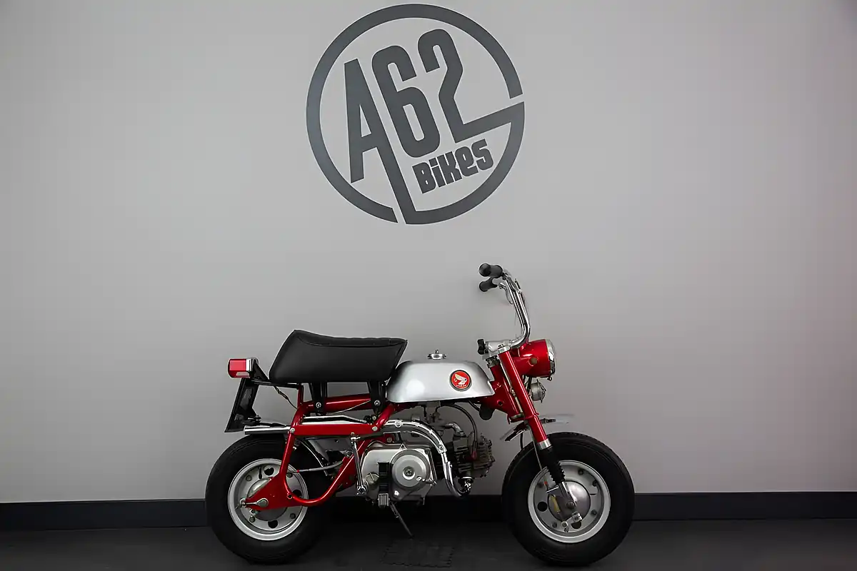 Used 1970 Honda Z50A Monkey Bike Silver - Interior and Exterior details 8
