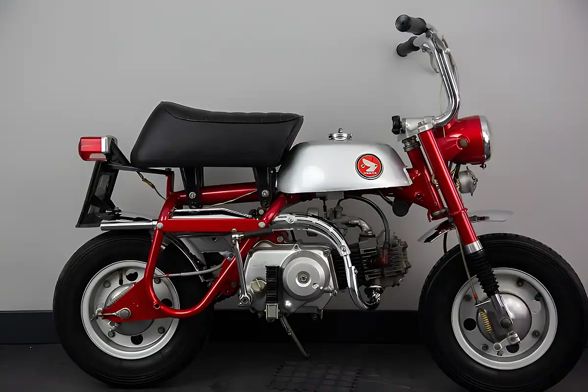 Used 1970 Honda Z50A Monkey Bike Silver - Interior and Exterior details 9