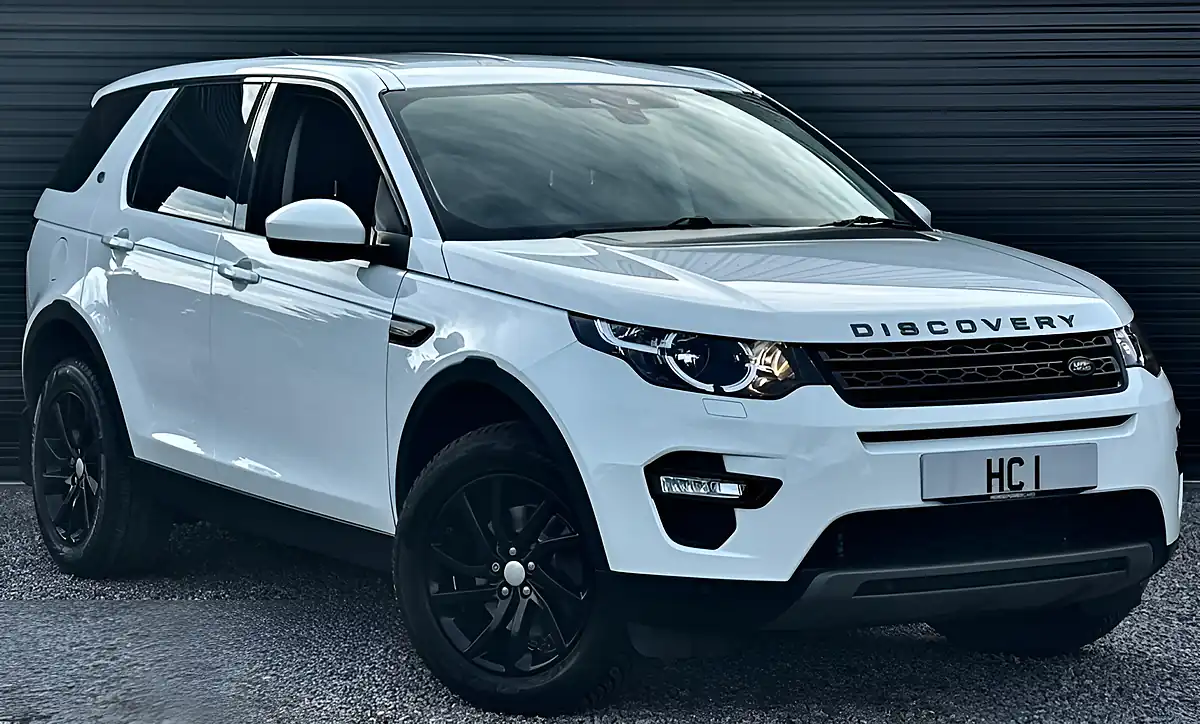 Used 1970 Land Rover Discovery Sport Se Tech White - Front View