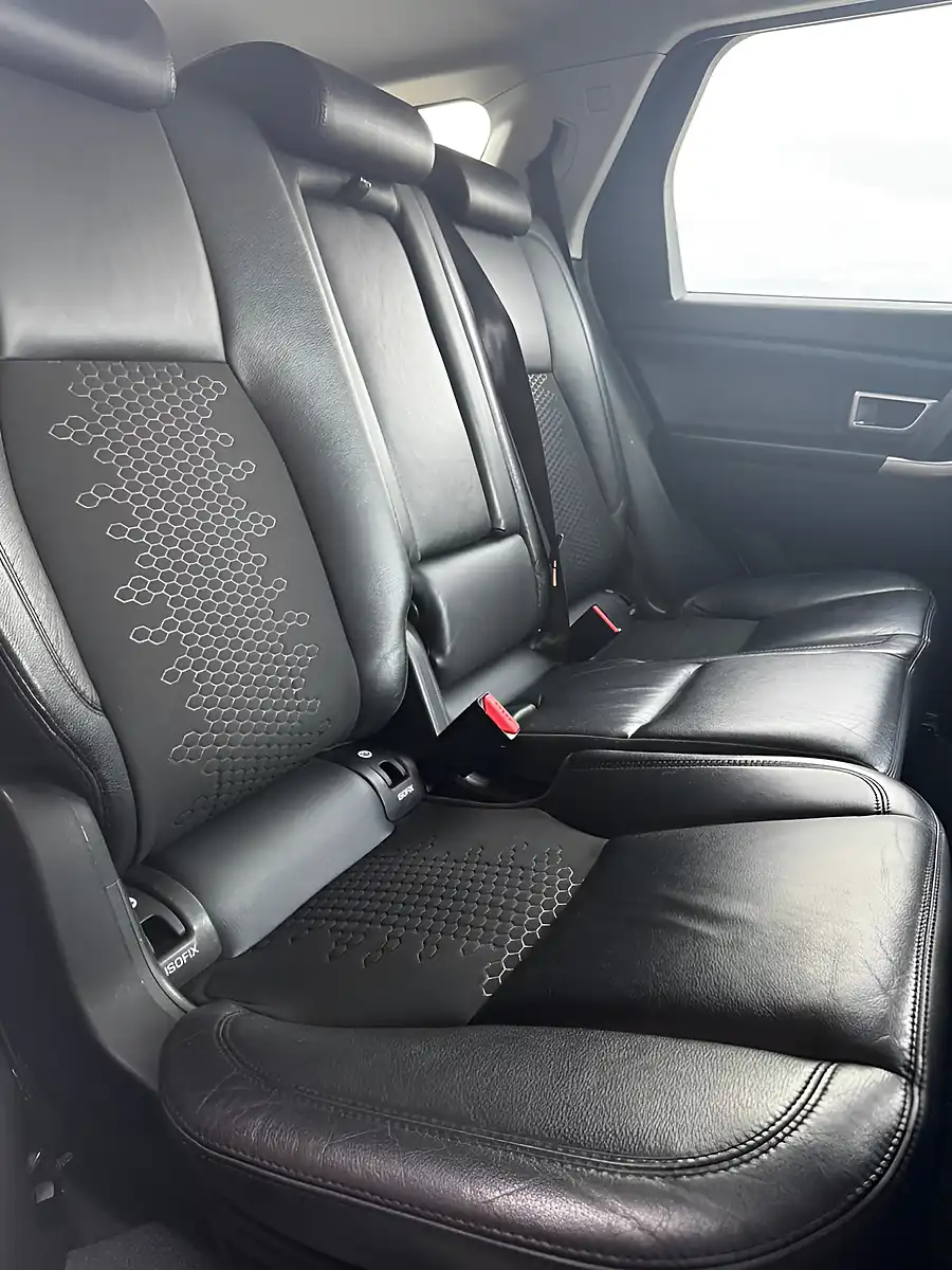 Used 1970 Land Rover Discovery Sport Se Tech White - Interior and Exterior details 12
