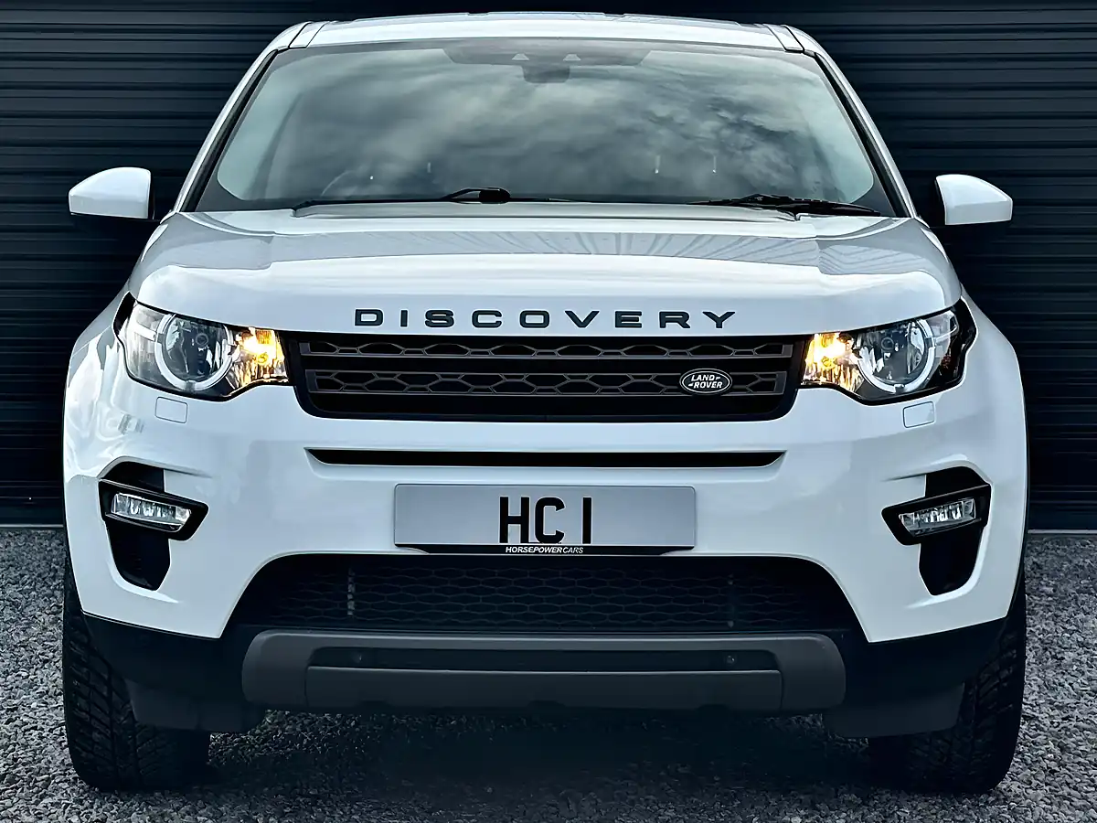 Used 1970 Land Rover Discovery Sport Se Tech White - Interior and Exterior details 3