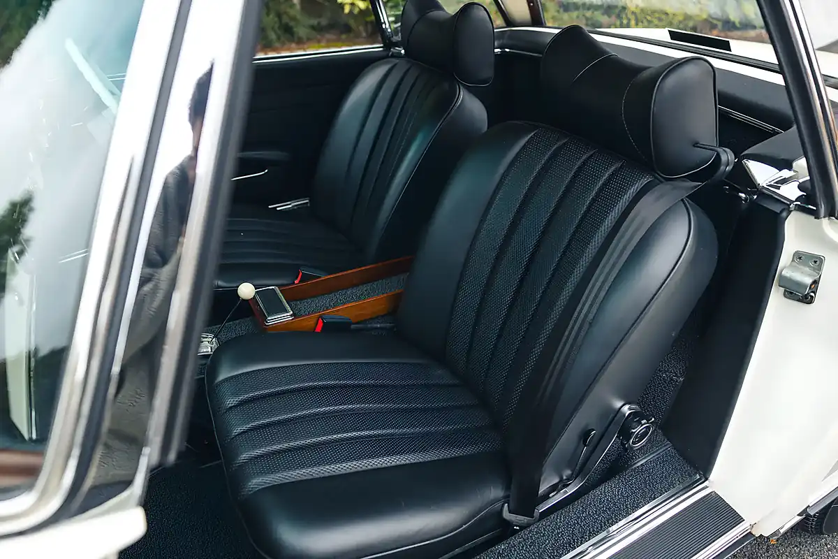 Used 1970 Mercedes-Benz 280SL Pagoda White - Interior and Exterior details 12