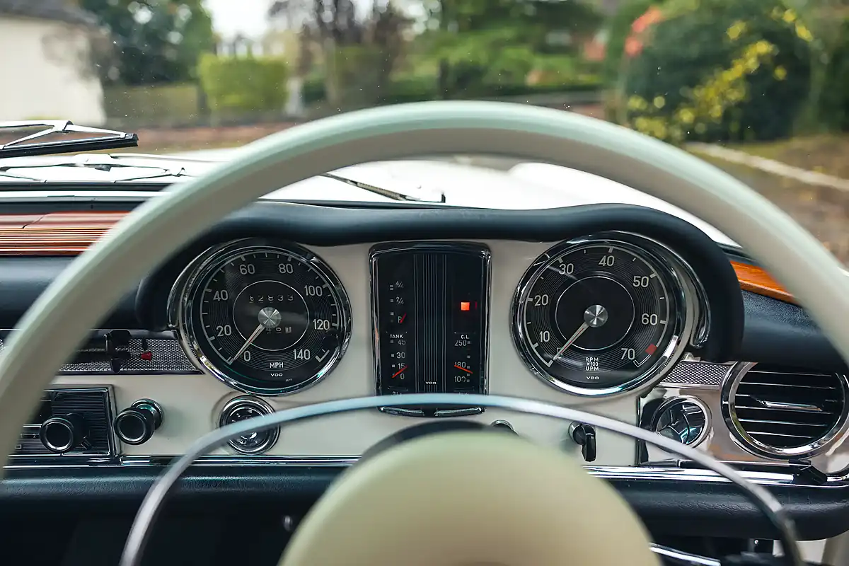 Used 1970 Mercedes-Benz 280SL Pagoda White - Interior and Exterior details 16
