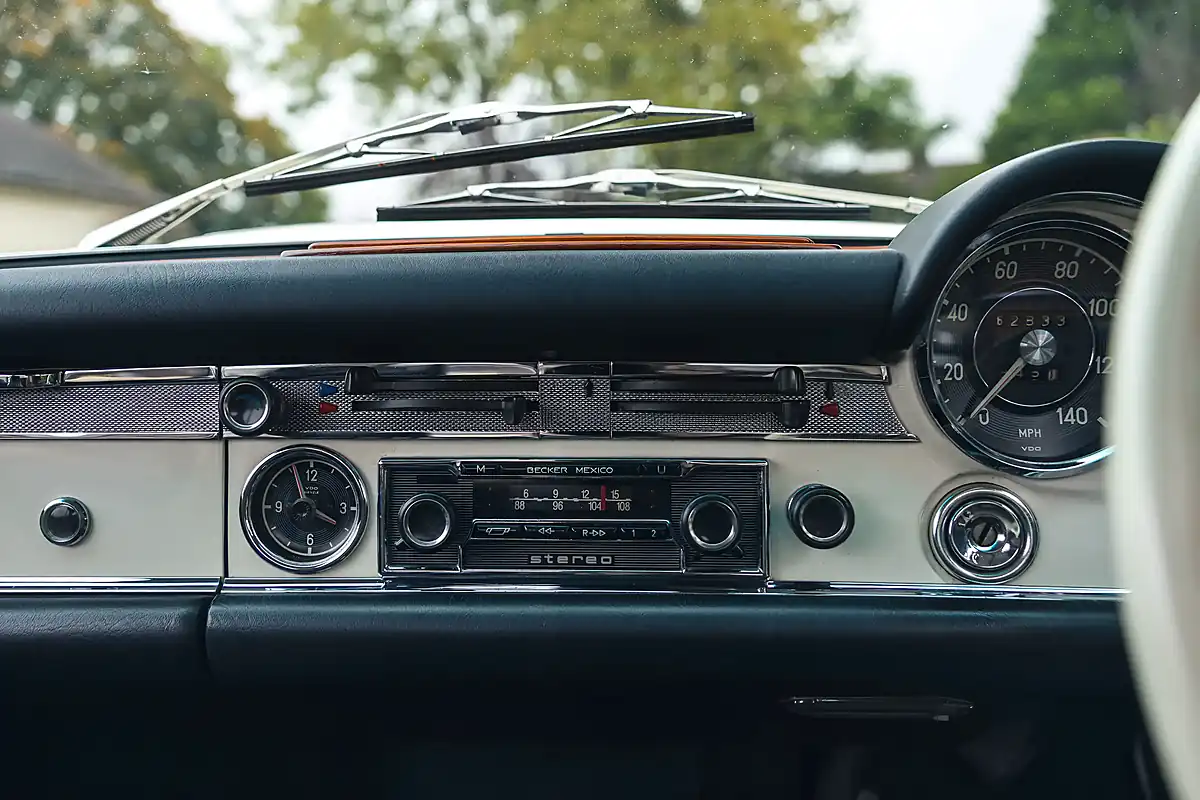 Used 1970 Mercedes-Benz 280SL Pagoda White - Interior and Exterior details 18