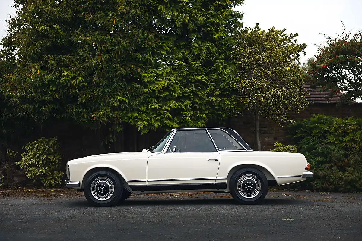 Used 1970 Mercedes-Benz 280SL Pagoda White - Interior and Exterior details 2