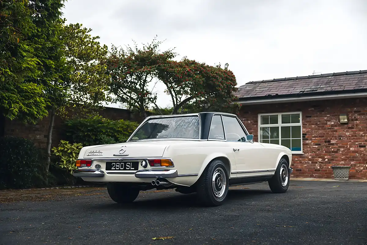 Used 1970 Mercedes-Benz 280SL Pagoda White - Interior and Exterior details 3