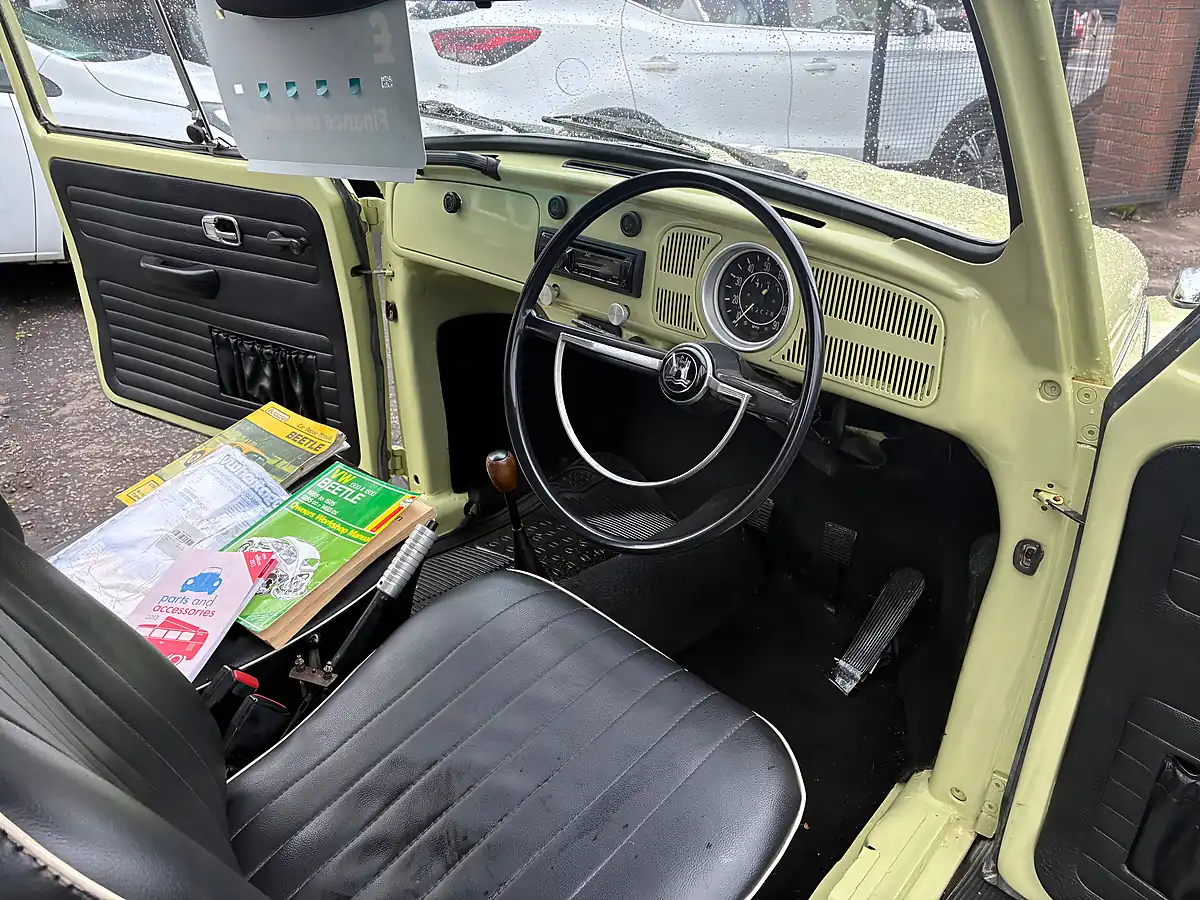 Used 1970 Volkswagen Beetle Green - Interior and Exterior details 15