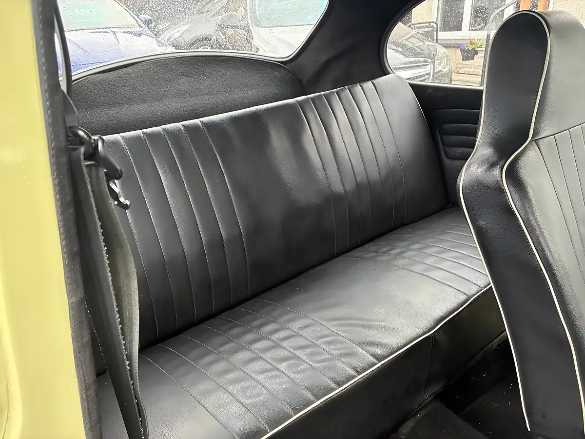 Used 1970 Volkswagen Beetle Green - Interior and Exterior details 16