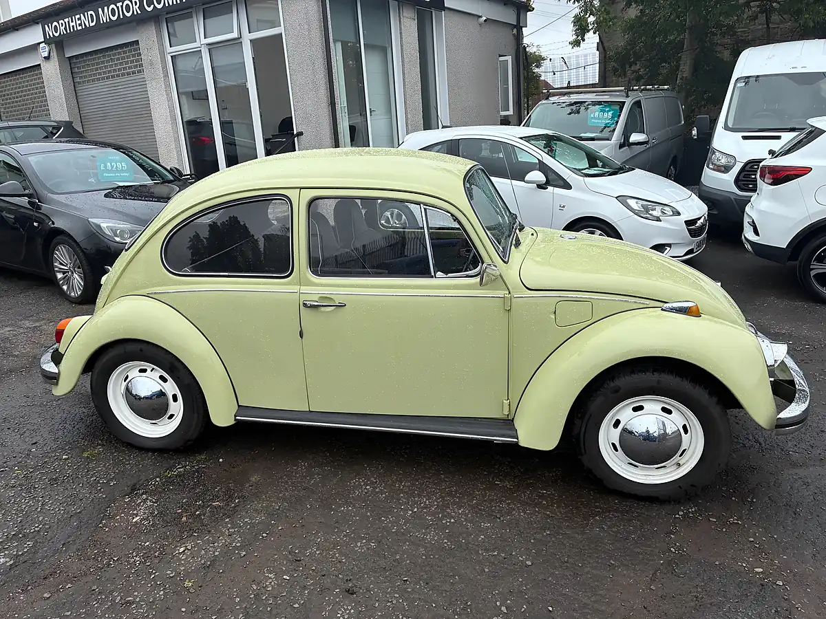 Used 1970 Volkswagen Beetle Green - Interior and Exterior details 2