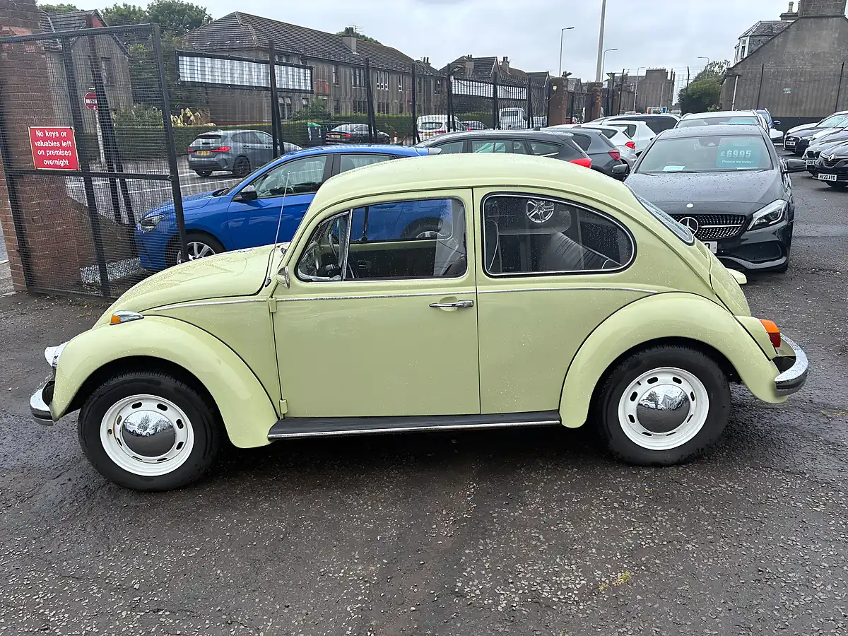 Used 1970 Volkswagen Beetle Green - Interior and Exterior details 5